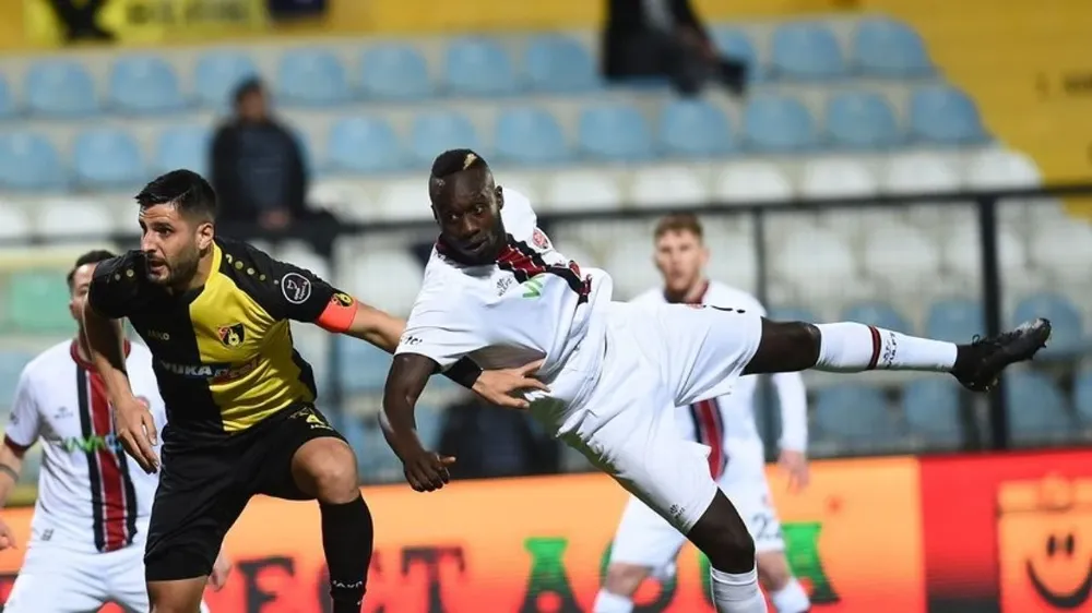 Bandırmaspor - Fatih Karagümrük yayın linki, ŞİFRESİZ mi? Bandırmaspor - Fatih Karagümrük maçı ne zaman hangi kanalda, saat kaçta, canlı nereden izlenir?