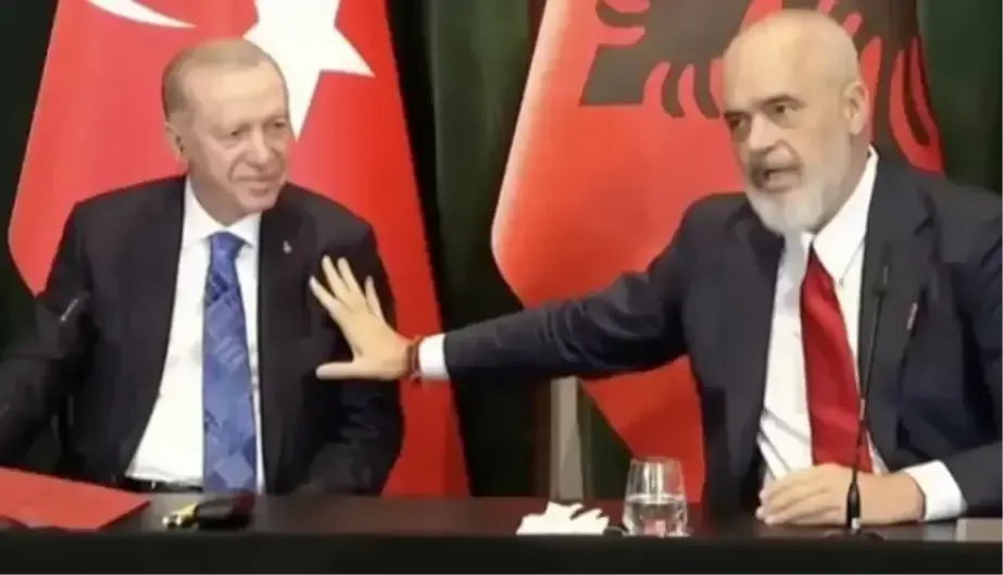 Edi Rama kim? Arnavutluk Başbakanı kimdir?