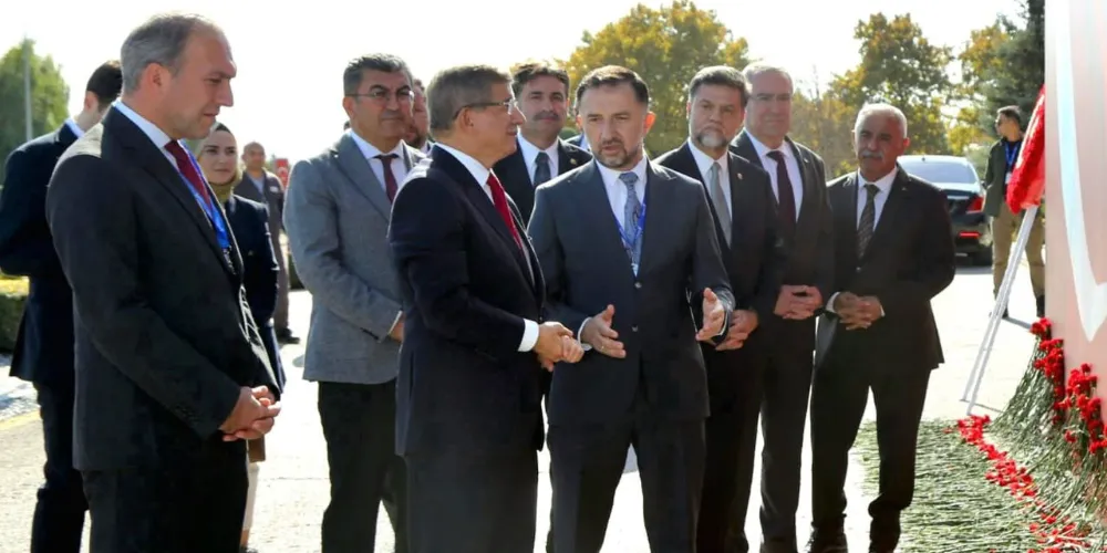 Davutoğlu ve Nedim Yamalı