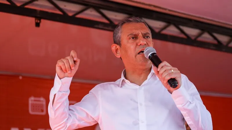 Cumhuriyet Halk Partisi Lideri Özgür Özel: “On Depremzedenin Yedisi Halen Konteynerde Yaşıyor”