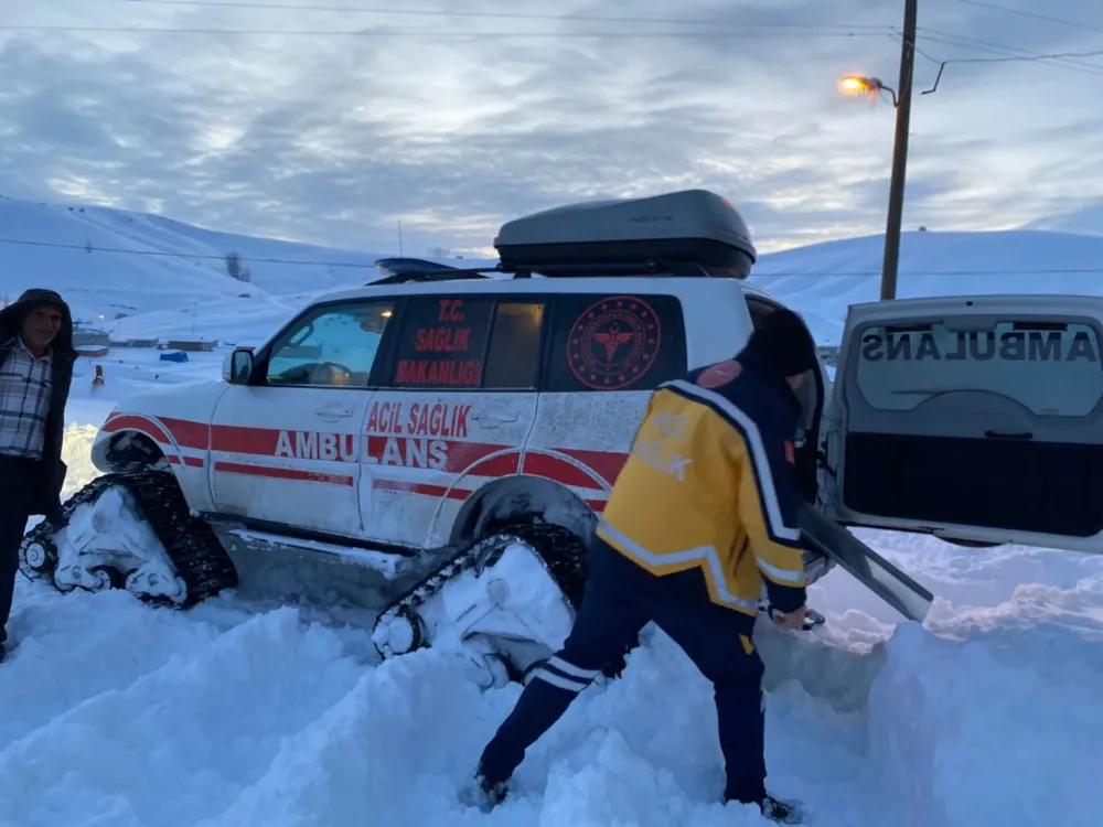 KOAH Hastası N.Y., Paletli Ambulansla Hastaneye Sevk Edildi