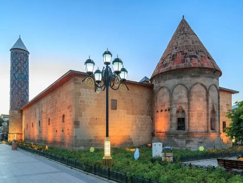 Erzurum Gezilecek Yerler Rehberi: Tarihi ve Kültürel Zenginlikler