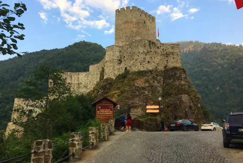 Rize Zil Kalesi Gezi Rehberi Ziyaret Saatleri ve Ulaşım Bilgileri