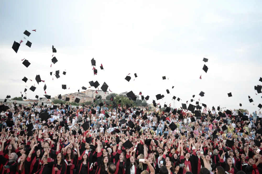 İstanbul Bilgi Üniversitesi’nde mezuniyet heyecanı