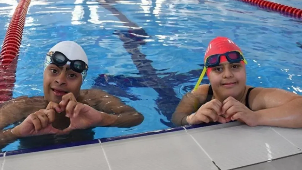 Adana’nın gururları: Down sendromlu yüzücüler milli forma için kulaç atıyor