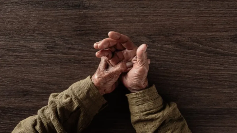 Parkinson hastalığı nedir? Hastalığın ilk belirtileri nelerdir?