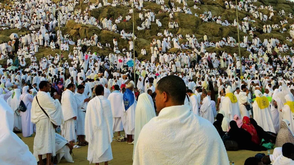 İhram nedir? ihram nasıl yapılır? Kadınlar nasıl ihrama girer? İhrama ne zaman girilir ve çıkılır?