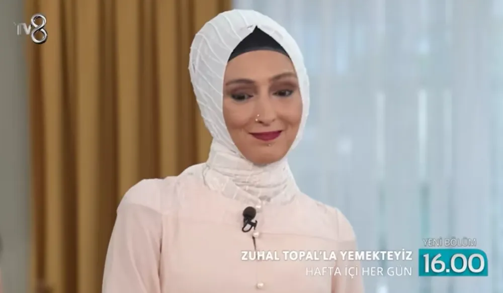 Yemekteyiz Nur Kimdir? Zuhal Topal Yemekteyiz Nur Tuval Kaç Yaşında, Nereli? Yemekteyiz Nur Tuval Ne İş Yapıyor?