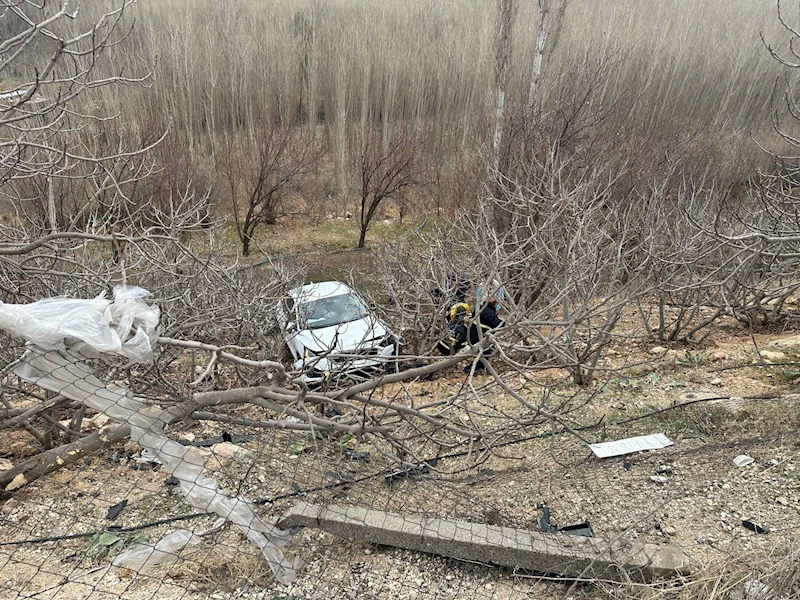 Nusaybin’de bahçeye uçan otomobilin sürücüsü yaralandı