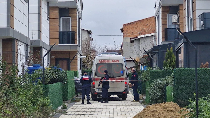 Villada anne ve kızı ölü, baba ise ağır yaralı bulundu