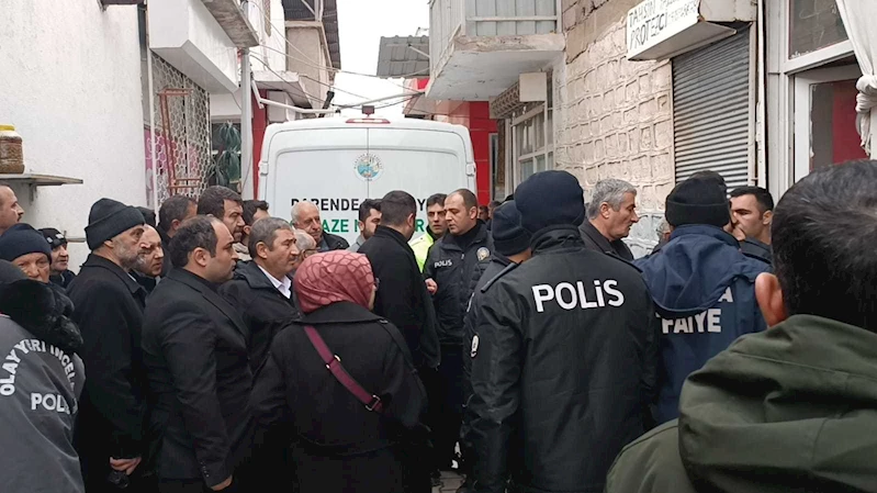 Atkısını hamur yoğurma makinesine kaptıran iş yeri sahibi boğuldu