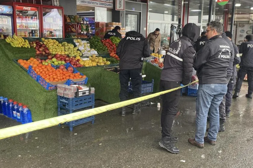 Rize’de bir kadın oğlunu darbettiğini öne sürdüğü market çalışanını silahla yaraladı