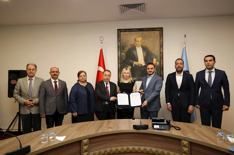 Akdeniz Üniversitesi Hastanesi yeni binası için imzalar atıldı