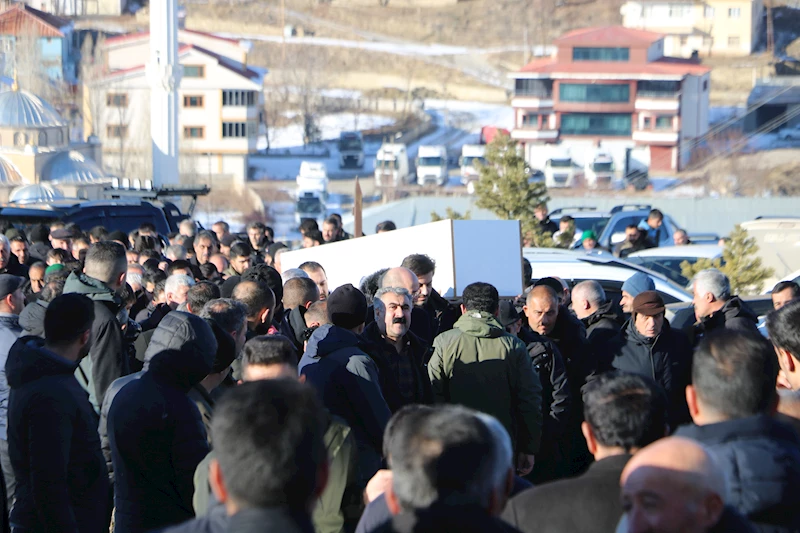 Arkadaşının pompalı tüfekle kazara vurduğu Berat, Yüksekova