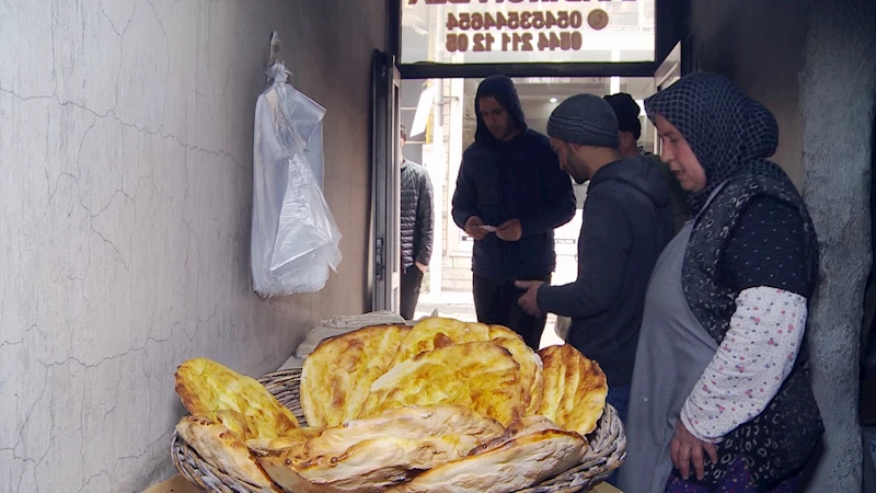 Kayınvalide ile damadın tandır ekmeği ürettiği fırın, 6 aileye daha ekmek kapısı oldu