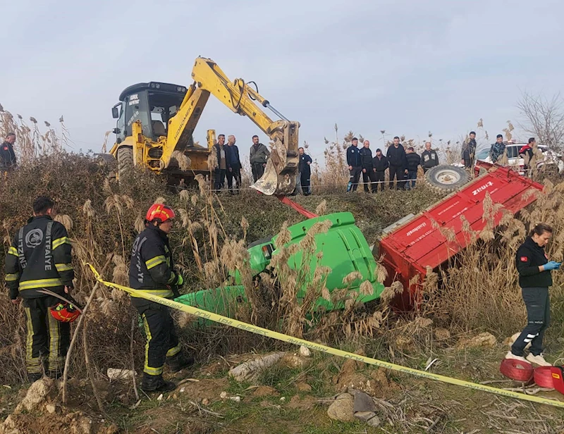 Traktör devrildi; dede öldü, araçtan atlayan torunu kurtuldu