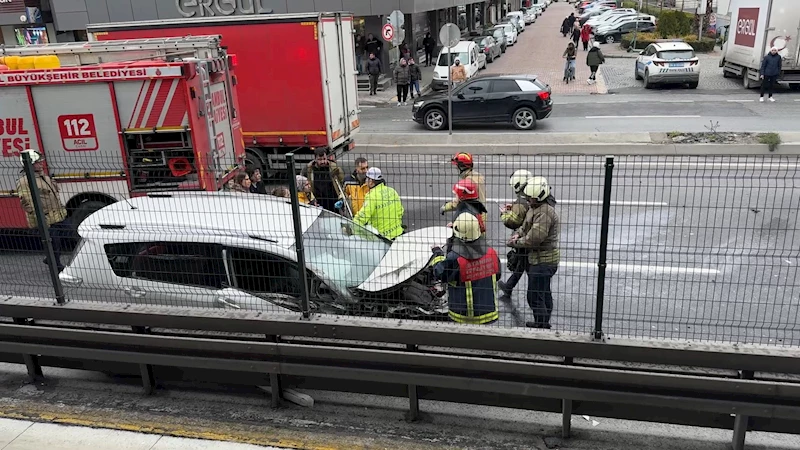 İstanbul - Avcılar D-100’de zincirleme kaza: 2 yaralı