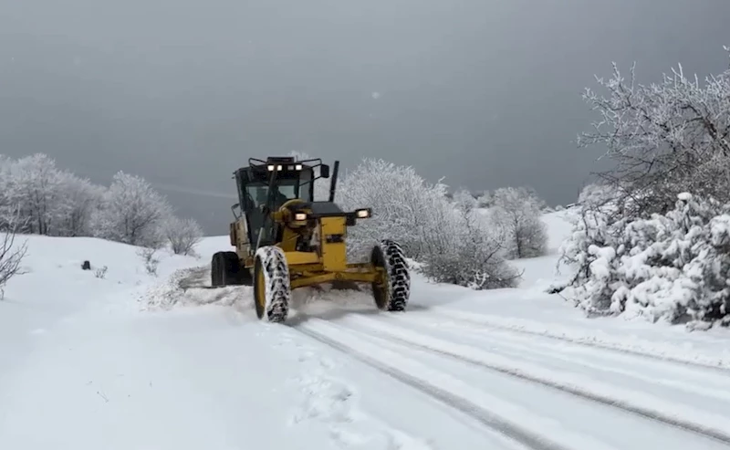 Amasya’da 90 köy yolu, kardan kapalı