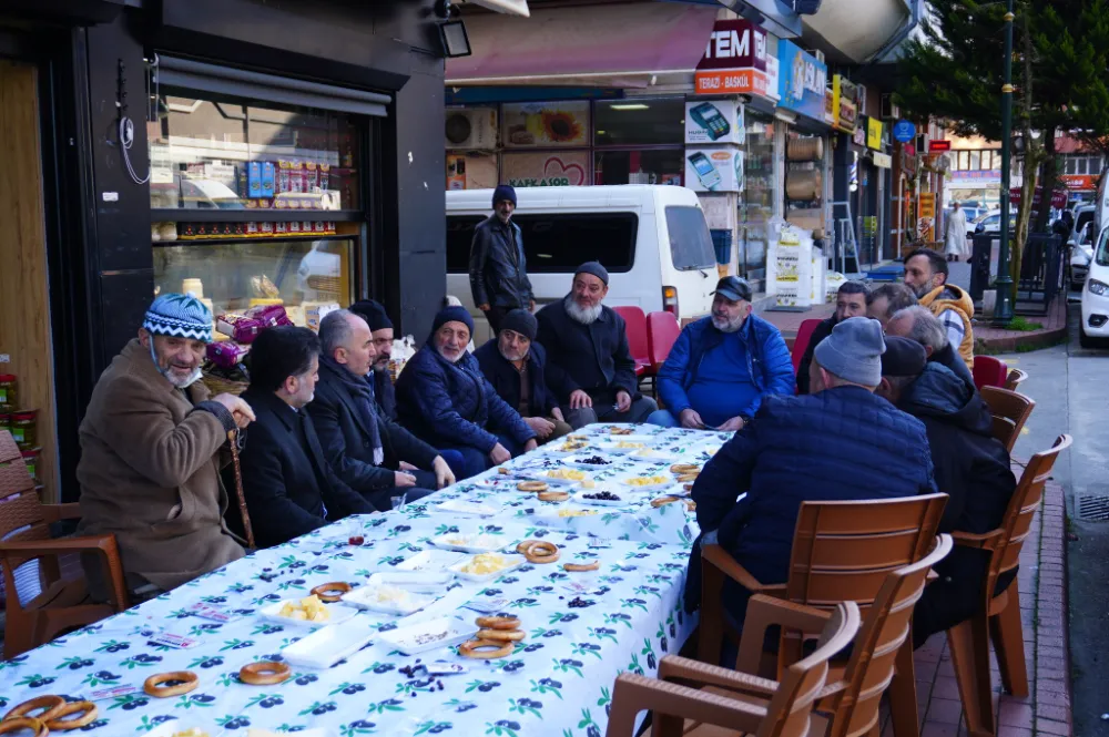 Rize Belediye Başkanı Rahmi Metin,Esnaflarıyla Bir Araya Gelerek Mahalle Çalışmalarını Görüştü