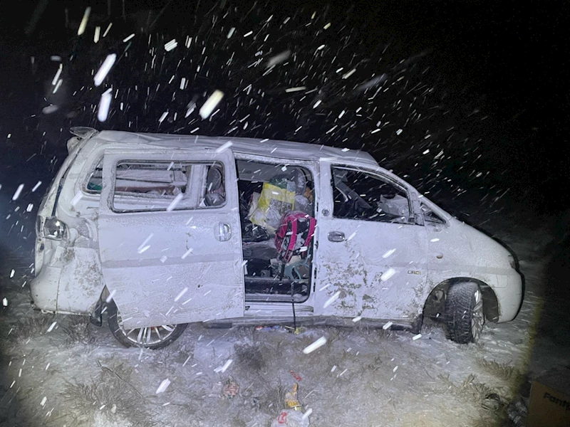 Minibüs şarampole yuvarlandı: 4 kişi yaralandı