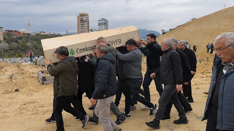 Şube sekreterini öldürüp intihar eden sendika başkanı toprağa verildi