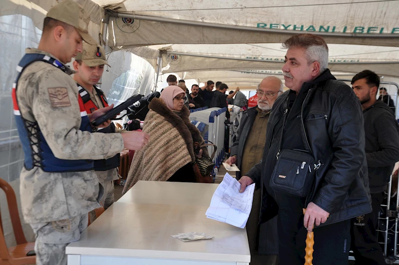 Suriyeli Hasan Abdullah, Türk halkına dua ederek ülkesine döndü