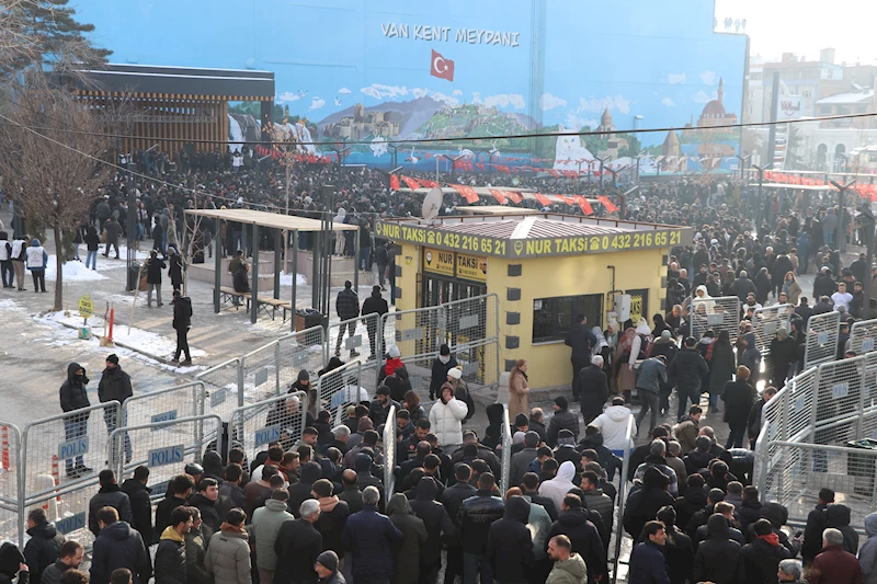 Van’da İmralı mesajı meydanda dinlendi