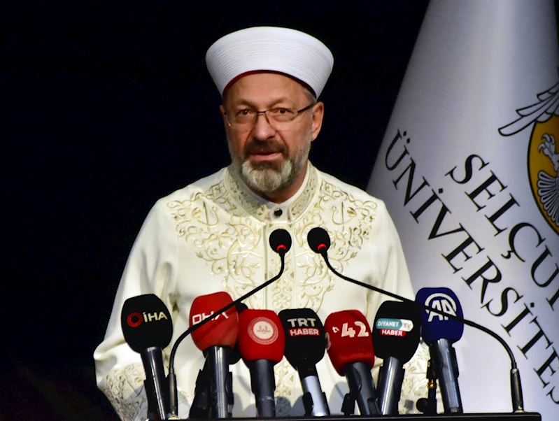 Diyanet İşleri Başkanı Erbaş: Aşırı uçlara giden arkadaşlarınızı uyarın 