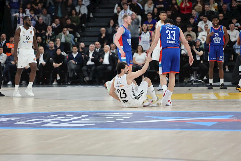 Anadolu Efes, evinde Real Madrid