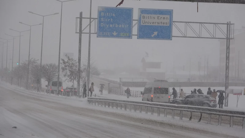 Bitlis’te 111 köy ve mezra yolu ulaşıma kapandı