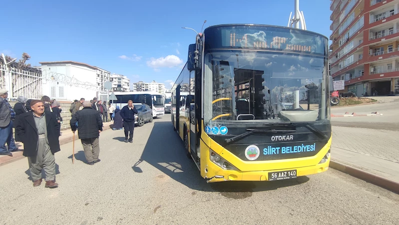 Siirt’te, şehir içi yolcu otobüsü ile otomobil çarpıştı