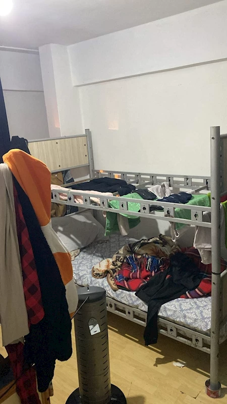 İstanbul - Zeytinburnu’nda kaçak göçmen operasyonu: 287 kaçak göçmen yakalandı