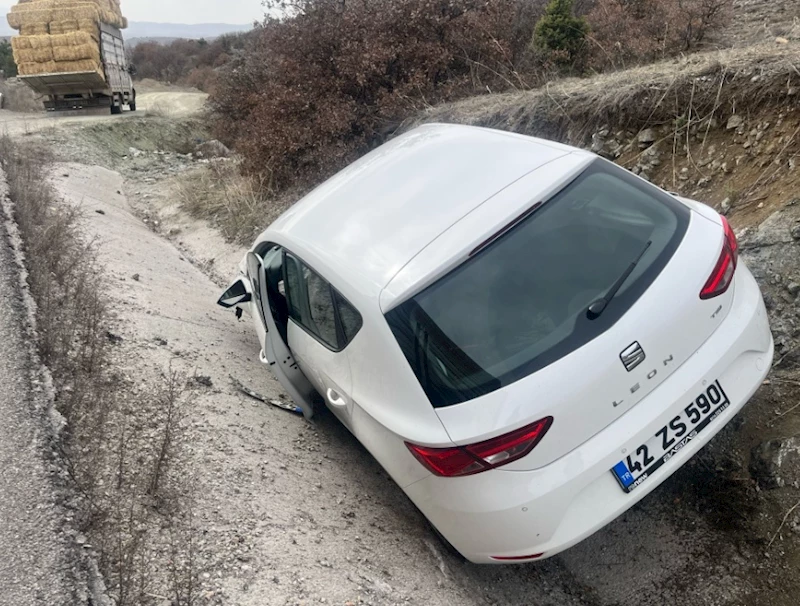 Su kanalına düşen otomobilin sürücüsü yaralandı