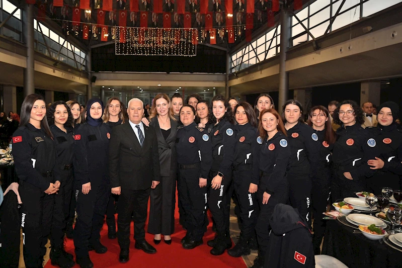 Bursa Büyükşehir Belediye Başkanı Bozbey: Kadınlar güçlendikçe dünya daha adil bir yer olur