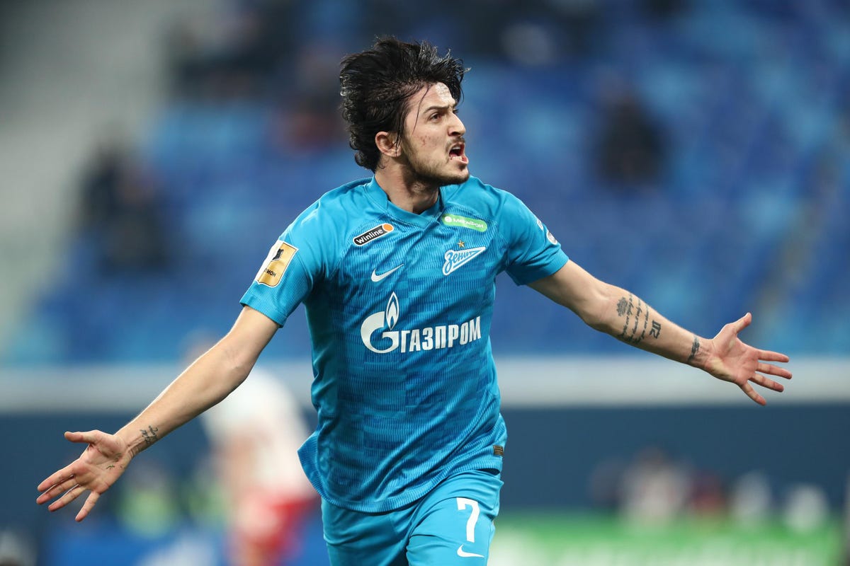 İranlı golcü Sardar Azmoun Ülkesindeki Kadınlara Destek Oldu!